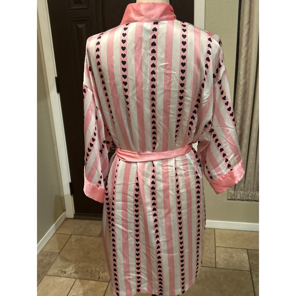 Victoria's Secret Pink and White Black Hearts Robe - Picture 4 of 9